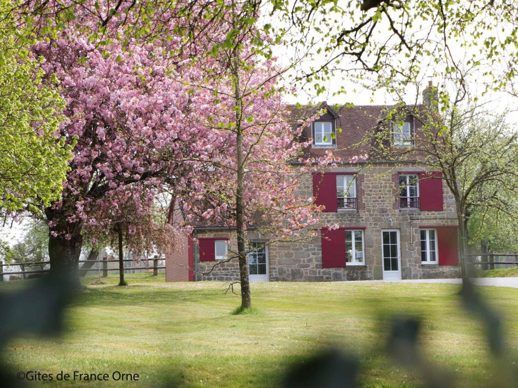 Maison Normande Renovee Avec Grand Jardin, Ideale Pour Famille, Proche Lac Et Randonnees - Fr-1-497-143 Menil-Gondouin Luaran gambar