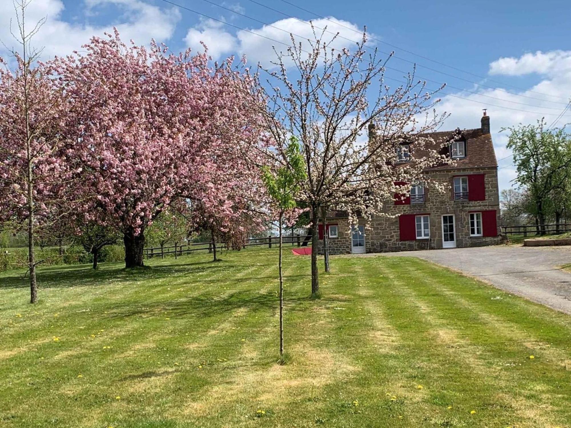 Maison Normande Renovee Avec Grand Jardin, Ideale Pour Famille, Proche Lac Et Randonnees - Fr-1-497-143 Menil-Gondouin Luaran gambar